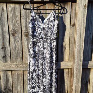 ✨ White House Black Market Floral Maxi Dress – Black/White – Size 10 ✨